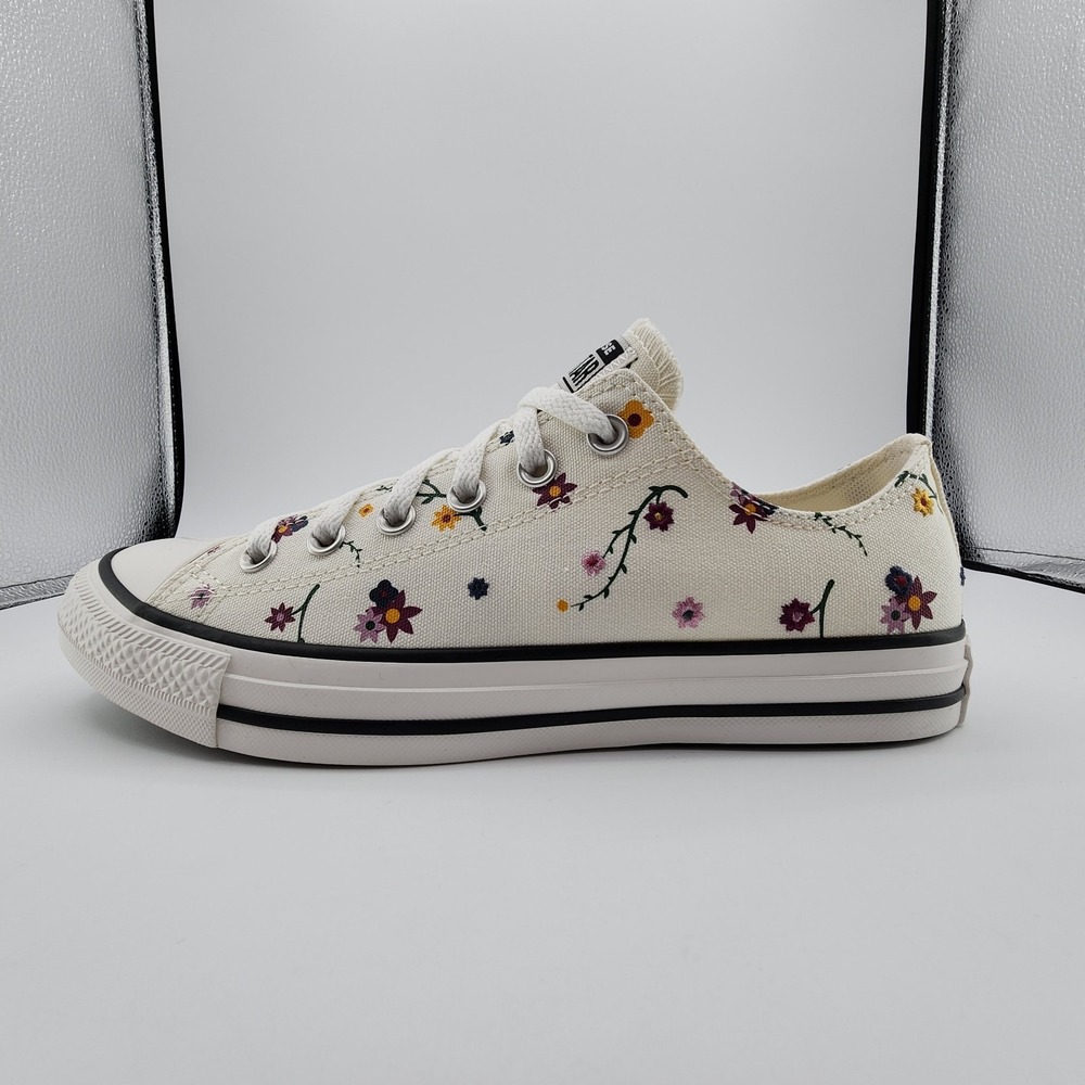 Converse Chuck Taylor All Star Low Shoes Womens 9.5 Cream Embroidered Floral NEW - Picture 3 of 12
